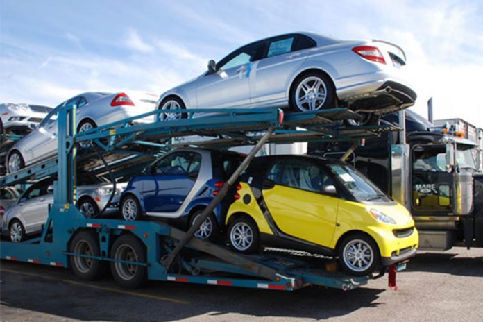 Automobilių prekyba: prieš teismą stos du asmenys ir dvi bendrovės