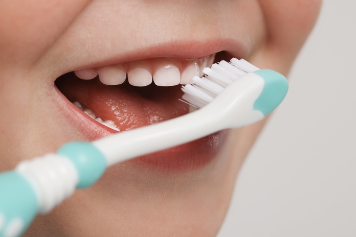 Tik trečdalis Lietuvos vaikų gali pasigirti sveikais dantimis: odontologė pataria, kaip juos prižiūrėti