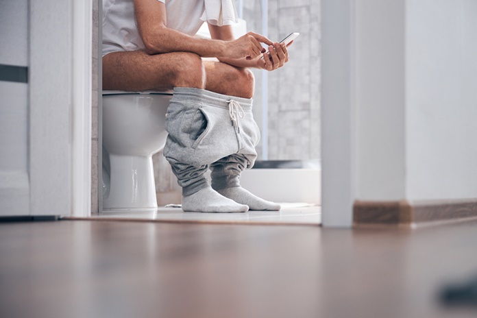 Chirurgas atskleidė, kokią klaidą dažnas daro tualete: gali sukelti itin nemalonią ligą