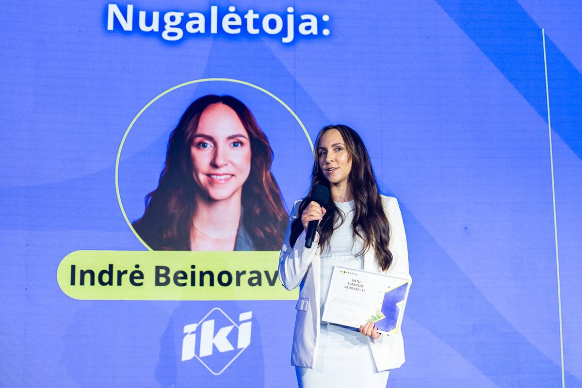 „Iki“ tvarumo projektų vadovė Indrė Beinoravičienė konferencijoje „Momentum“ po Metų tvarumo vadovo apdovanojimų.